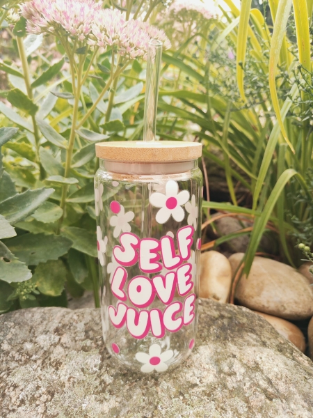 Trinkglas mit Deckel und Röhrchen 'self love juice'